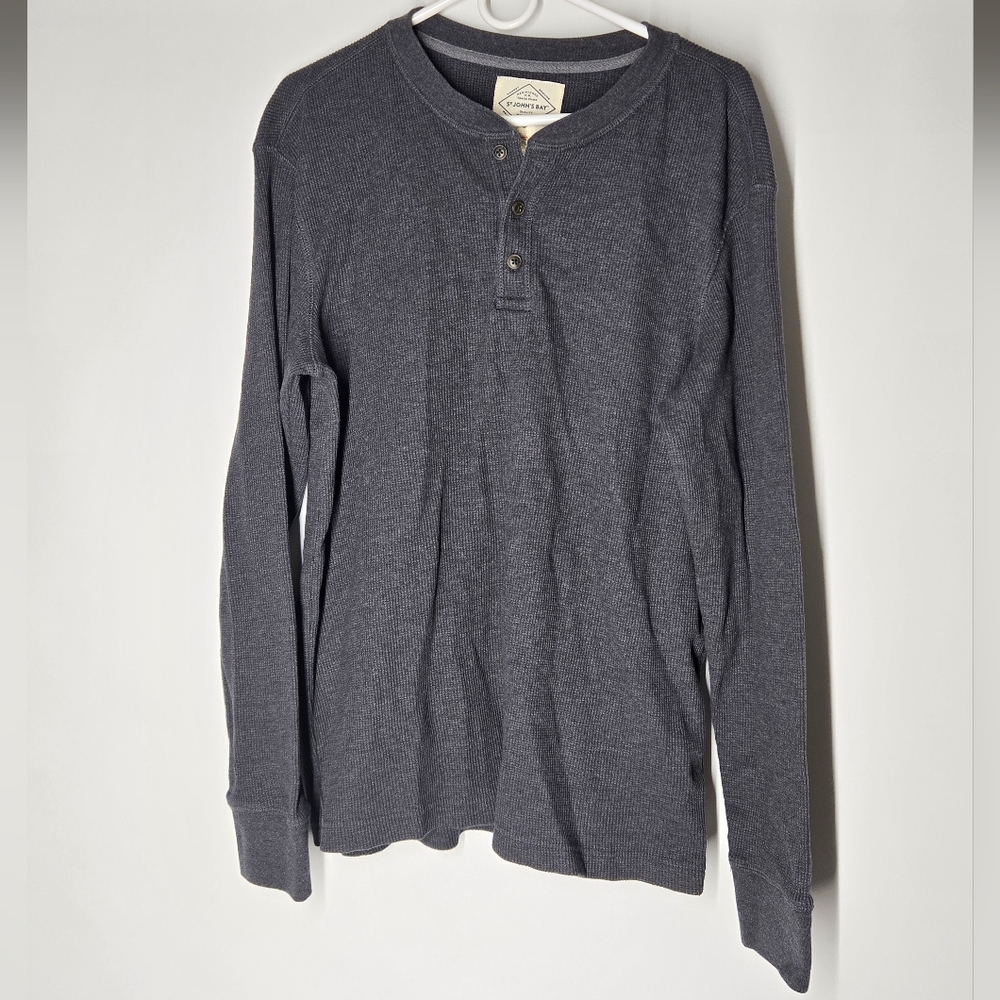 St. John's Bay Men's Charcoal Gray Waffle Henley V-Neck Sweater - Picture 1 of 4